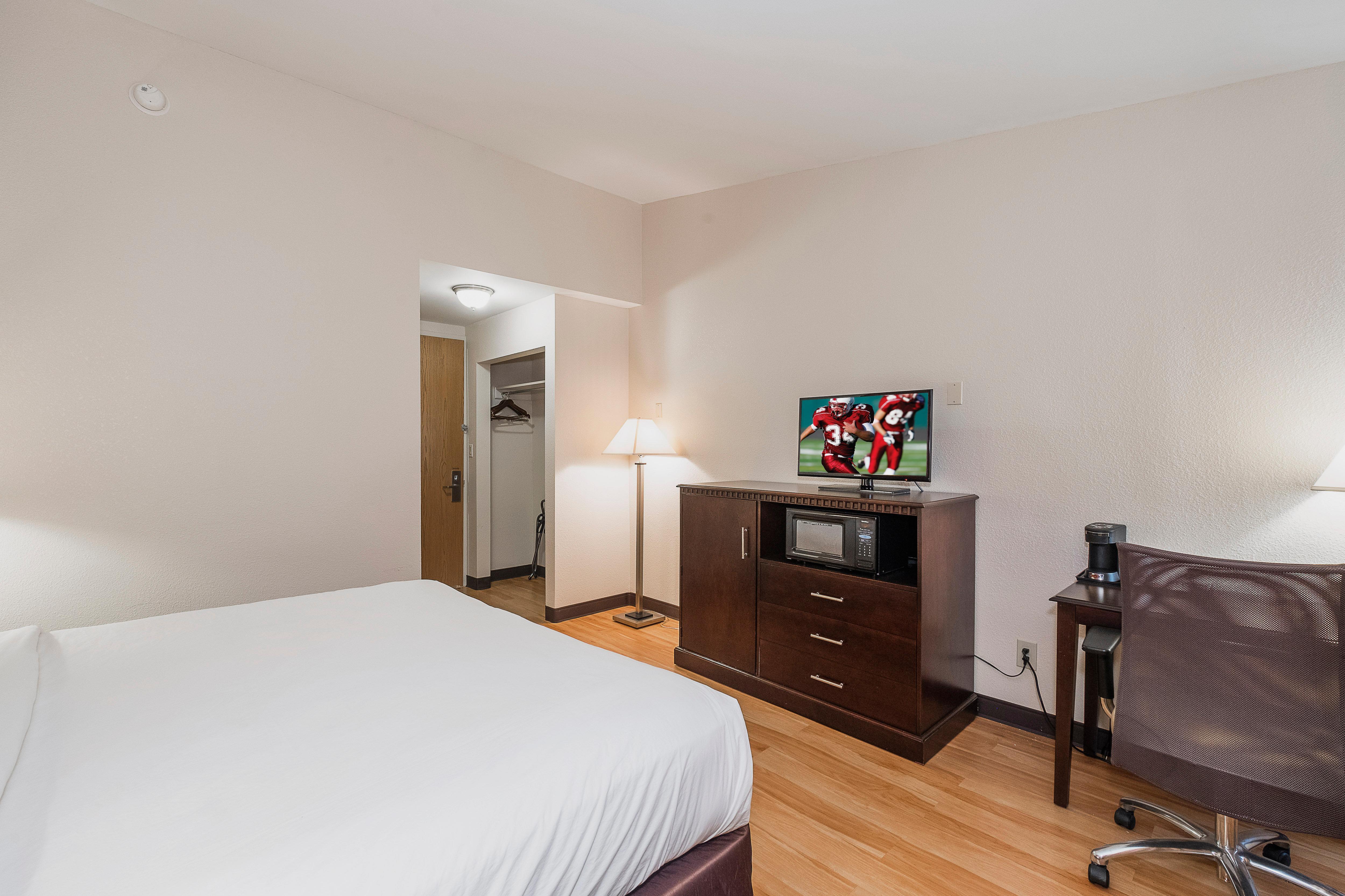 Red Roof Inn & Suites Mt Holly - Mcguire Afb Westampton Exterior foto