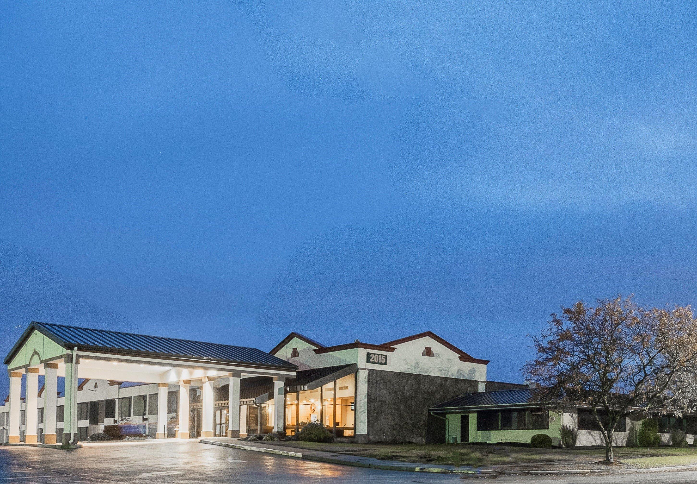 Red Roof Inn & Suites Mt Holly - Mcguire Afb Westampton Exterior foto