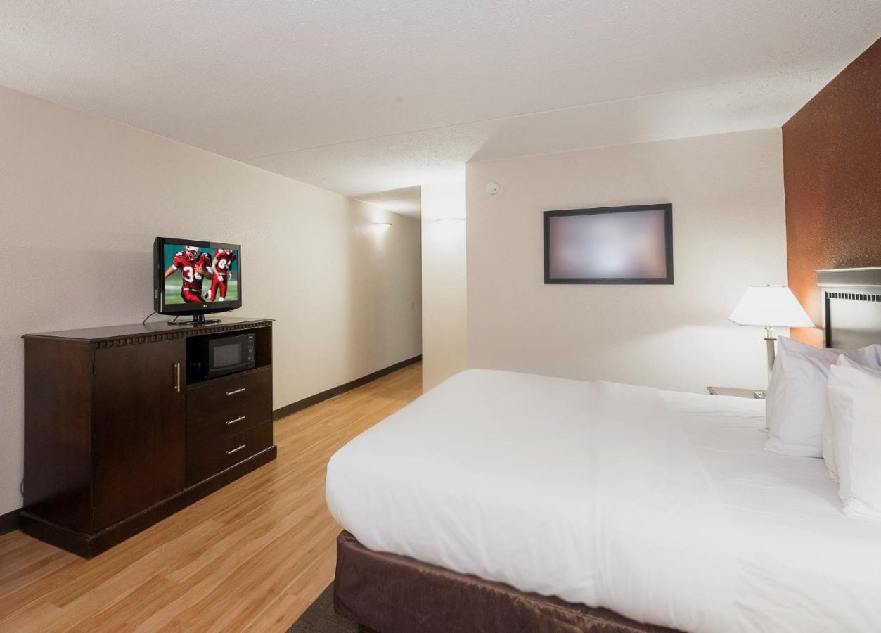 Red Roof Inn & Suites Mt Holly - Mcguire Afb Westampton Exterior foto