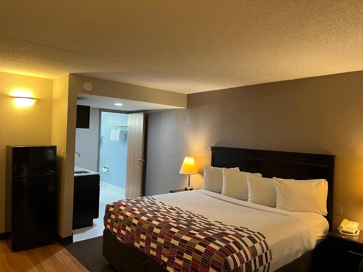 Red Roof Inn & Suites Mt Holly - Mcguire Afb Westampton Exterior foto