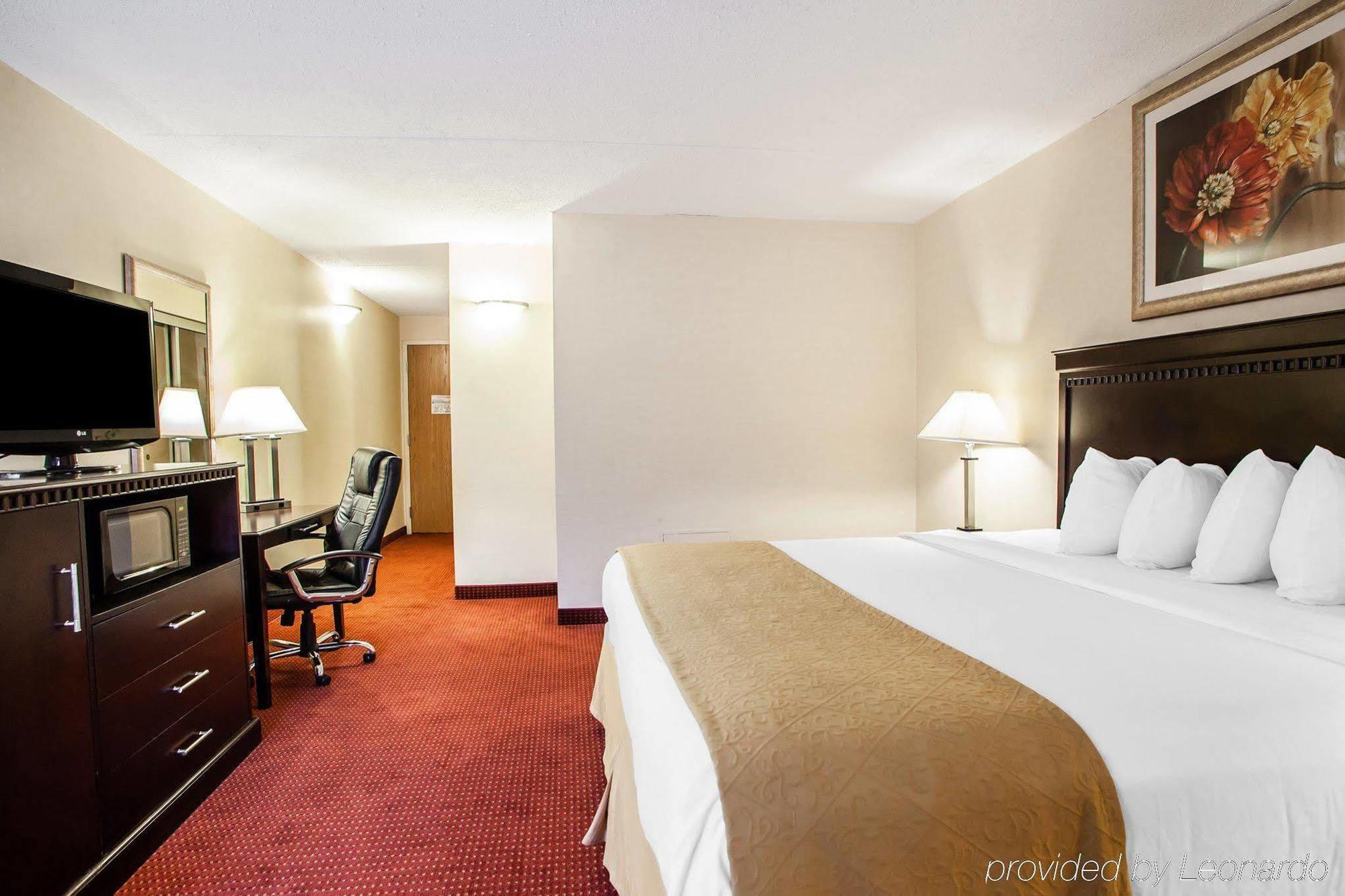 Red Roof Inn & Suites Mt Holly - Mcguire Afb Westampton Exterior foto