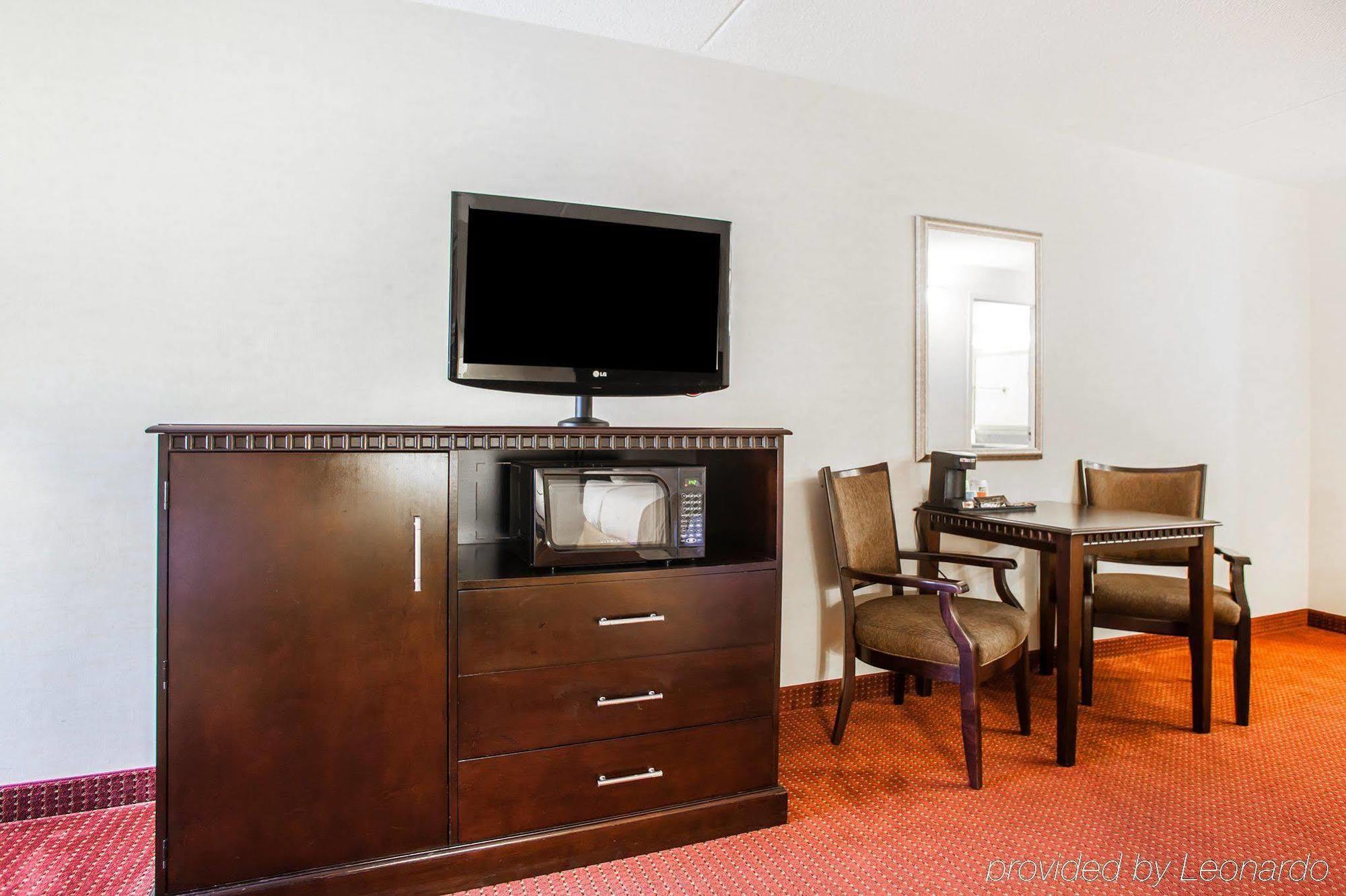 Red Roof Inn & Suites Mt Holly - Mcguire Afb Westampton Exterior foto