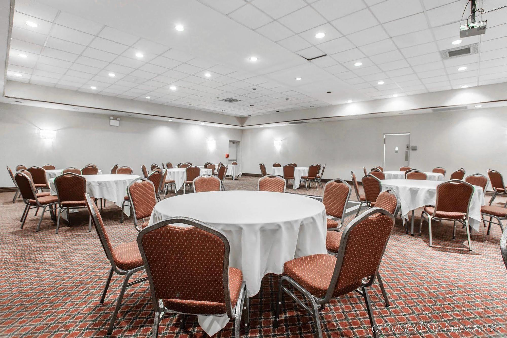 Red Roof Inn & Suites Mt Holly - Mcguire Afb Westampton Exterior foto